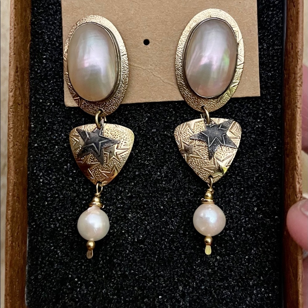 Tabla Pearl Gold Tone Earring Stars